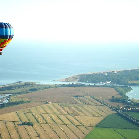 Daire Cozy With Sunny Terrace In *