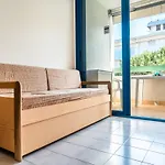 Cozy With Sunny Terrace In Apartment