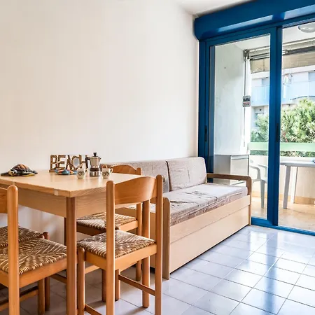 Apartment Cozy With Sunny Terrace In