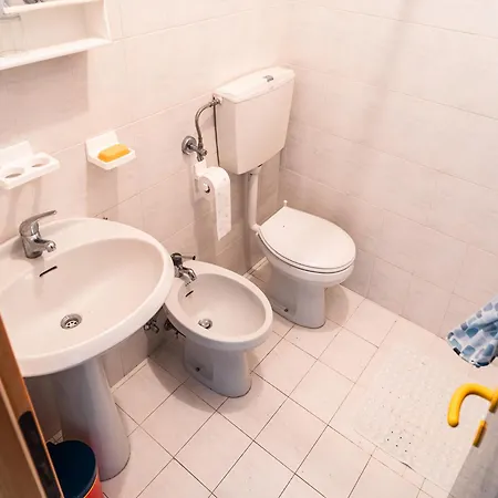 Apartamento Cozy With Sunny Terrace In *